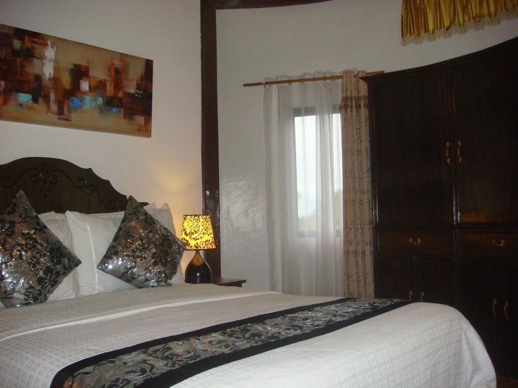 Padre Burgos Castle Resort Surigao Zewnętrze zdjęcie